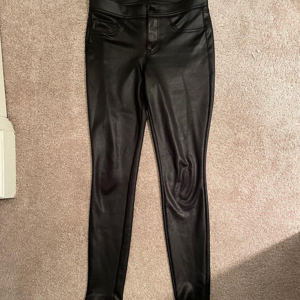Express shiny black leggings